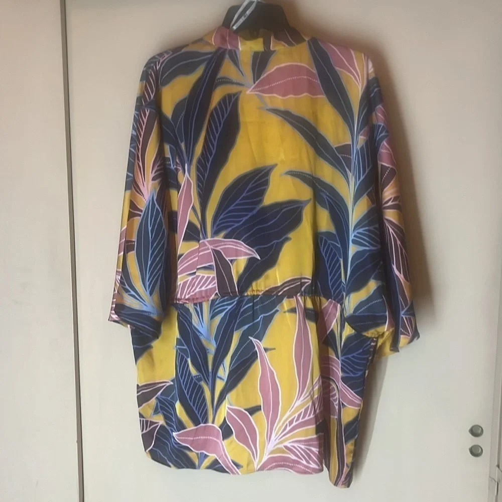 DR2 Multicolor Leaf Pattern Kimono NWT size S/M - Picture 8 of 9